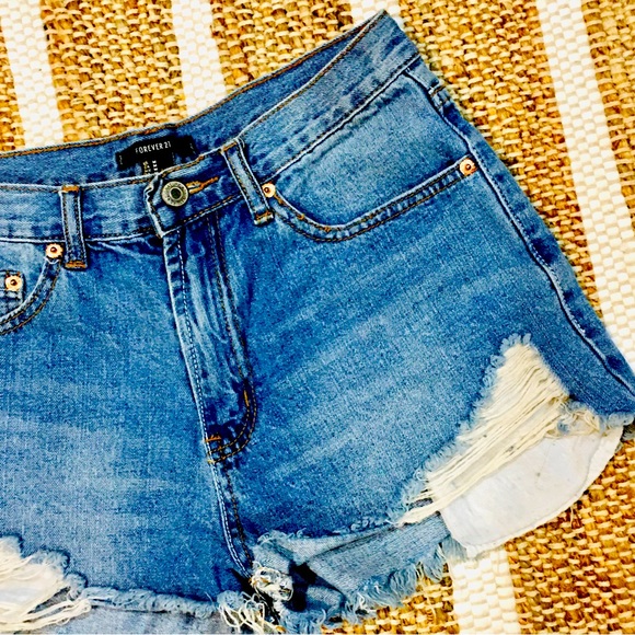 Forever 21 denim lace pockets distressed style mom shorts high rise medi… - Picture 2 of 5